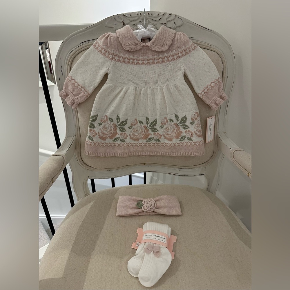 🩰 6~9 Mth Cupcakes & Cashmere Pink and White Knit Roses & Bow Baby Set NWT